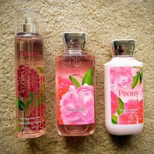 SOLD: Bath and Body Works Peony Set (New)